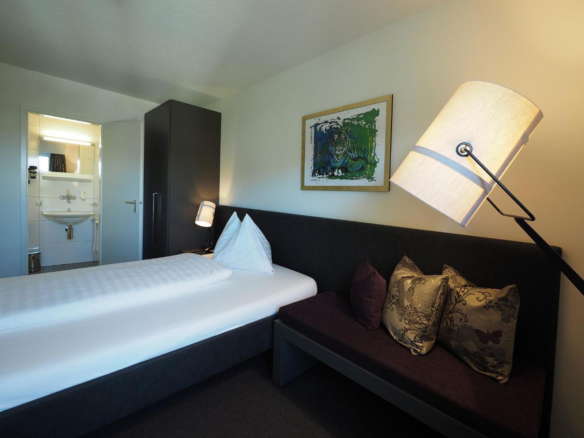 Hotel Holiday Θουν Δωμάτιο φωτογραφία