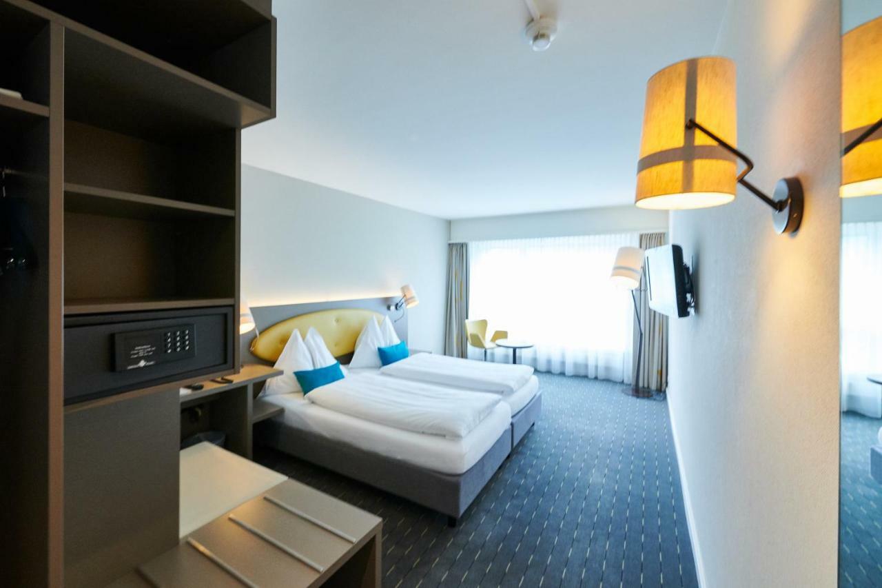 Hotel Holiday Θουν Εξωτερικό φωτογραφία