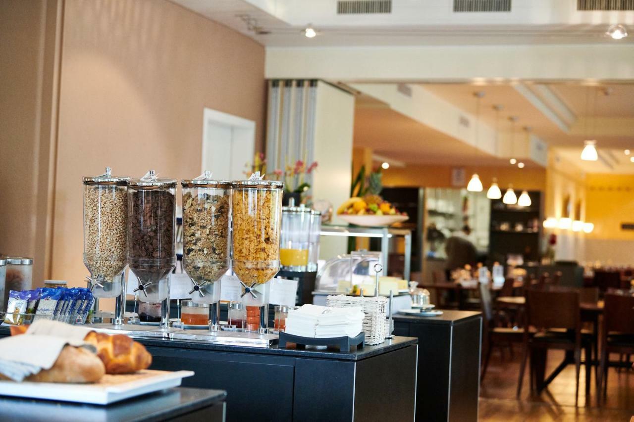 Hotel Holiday Θουν Εξωτερικό φωτογραφία