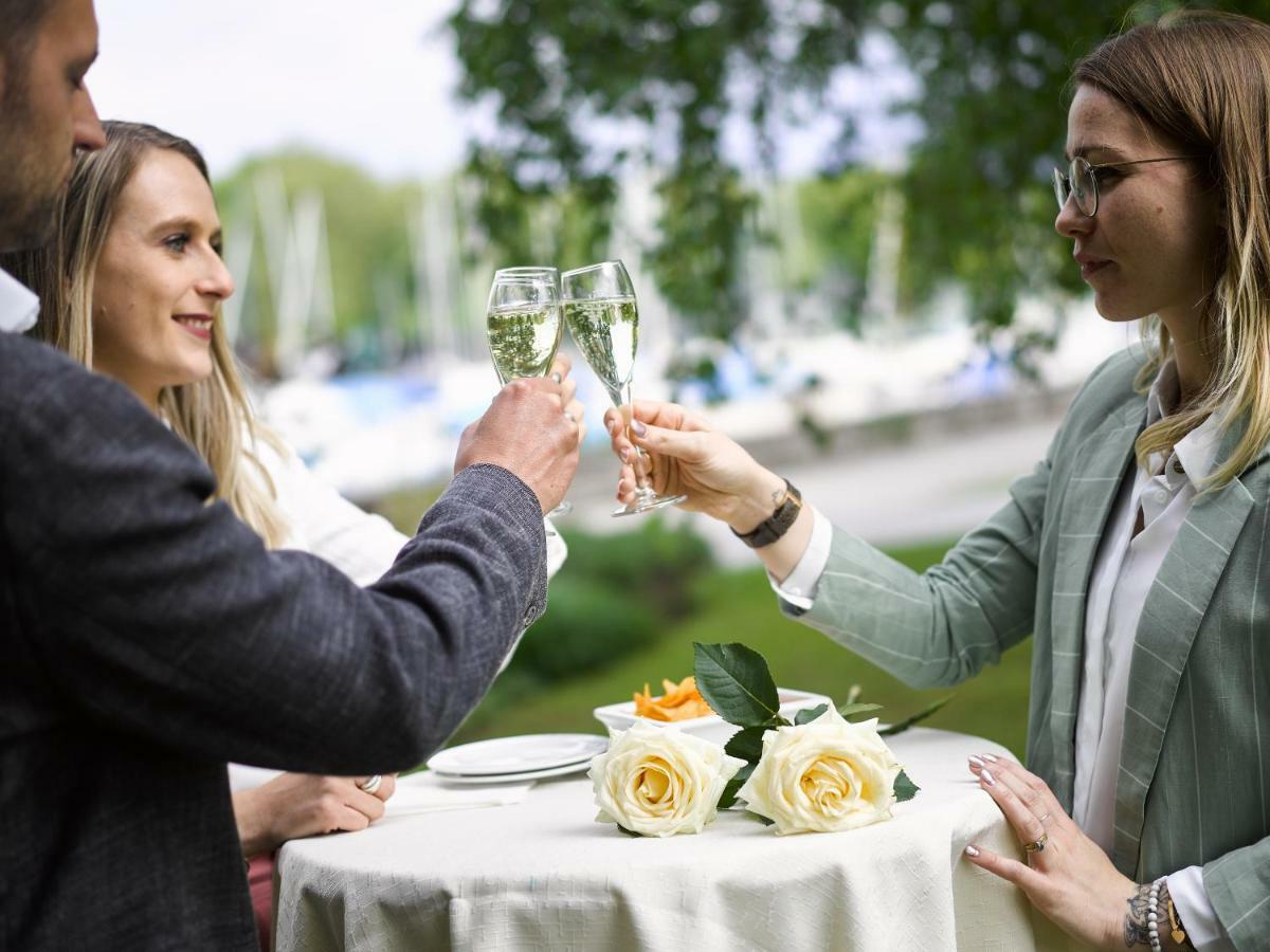 Hotel Holiday Θουν Εξωτερικό φωτογραφία