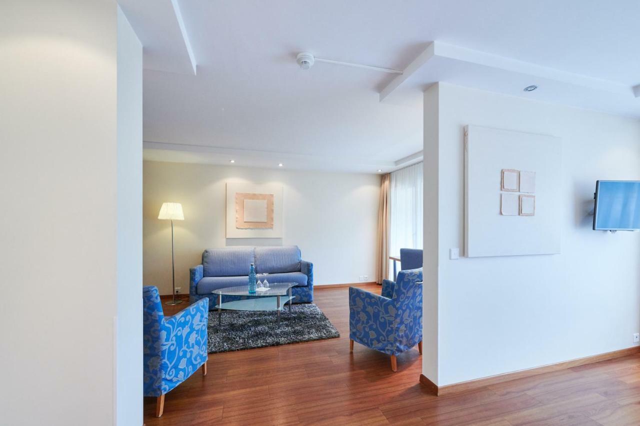 Hotel Holiday Θουν Εξωτερικό φωτογραφία